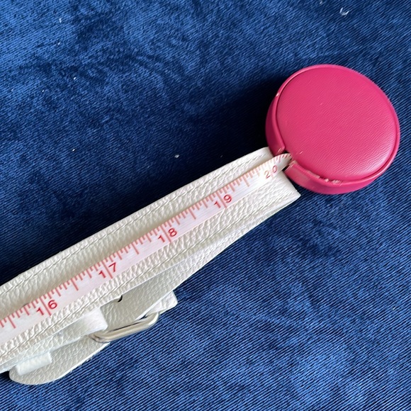 Roots white leather adjustable belt bag - Picture 6 of 6